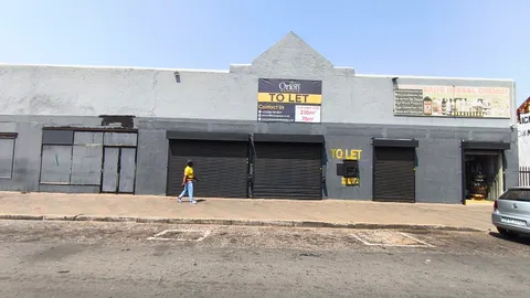 Meyers Corner, Cnr Shamrock & Reitfontein Road, Primrose